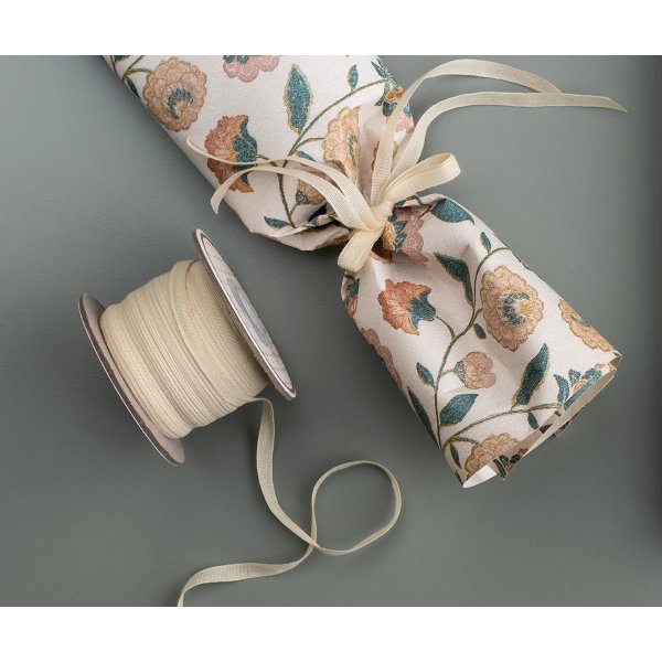 Presentpapper - Maileg - Stora blommor - 55 cm x 10 m Presentpapper - Maileg - Stora blommor - 55 cm x 10 m