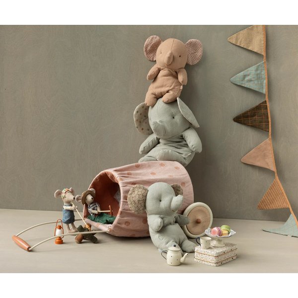 Storasyster mus - Hajk - Kläder & Sovsäck Storasyster mus - Hajk - Kläder & Sovsäck