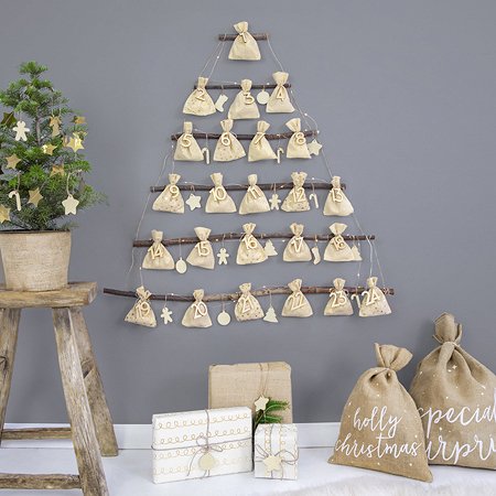 Adventskalender - Tygpåsar - Guld/Trä Adventskalender - Tygpåsar - Guld/Trä