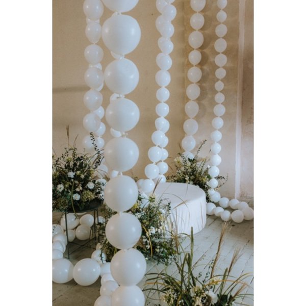 L�nkande ballonger, vit