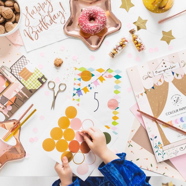 Väggstickers - Dots - Grön/Gul/Rosa Väggstickers - Dots - Grön/Gul/Rosa